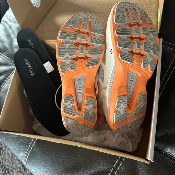 Women’s brand new running shoes - Picture 3 of 4